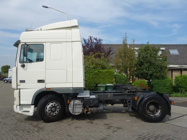 DAF XF 430 euro3 manual gear - Cabeza tractora: foto 5 DAF XF 430 euro3 manual gear - Cabeza tractora: foto 5