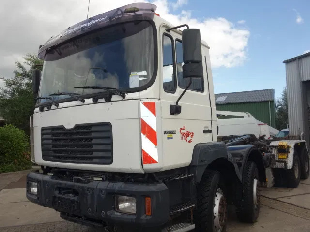 Camión chasis MAN 35-364 chassis cabine manual diesel pomp 6 cil 8x4: foto 8 Camión chasis MAN 35-364 chassis cabine manual diesel pomp 6 cil 8x4: foto 8