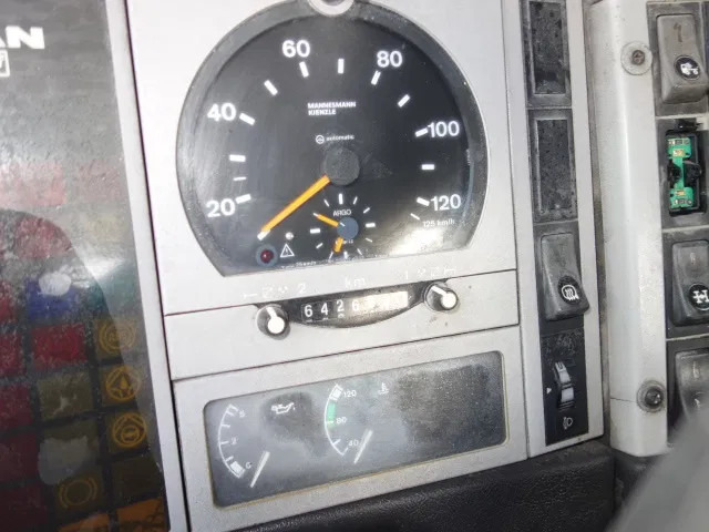 Camión chasis MAN 35-364 chassis cabine manual diesel pomp 6 cil 8x4: foto 12 Camión chasis MAN 35-364 chassis cabine manual diesel pomp 6 cil 8x4: foto 12
