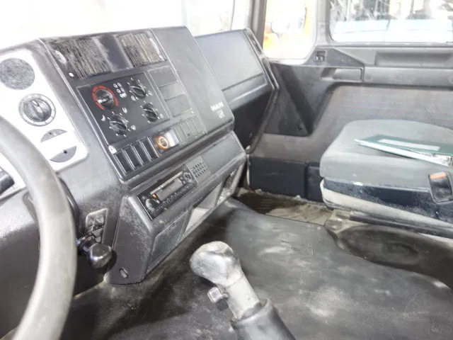 Camión chasis MAN 35-364 chassis cabine manual diesel pomp 6 cil 8x4: foto 11 Camión chasis MAN 35-364 chassis cabine manual diesel pomp 6 cil 8x4: foto 11