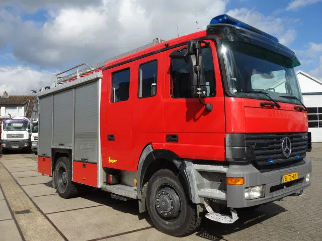 Mercedes-Benz Actros 1831 4X4 ZIEGLER BOMBEROS POMP,2500 L TANK - Camión de bomberos: foto 2 Mercedes-Benz Actros 1831 4X4 ZIEGLER BOMBEROS POMP,2500 L TANK - Camión de bomberos: foto 2