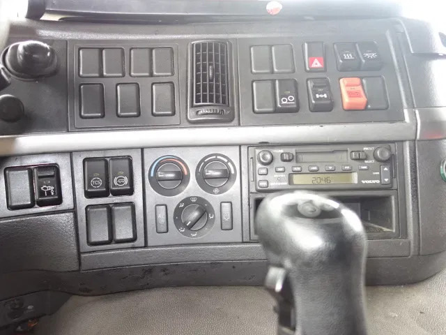 Volvo FM 12 18500liter tank,AIRCO,MANUAL GEARBOX - Camión cisterna: foto 4 Volvo FM 12 18500liter tank,AIRCO,MANUAL GEARBOX - Camión cisterna: foto 4