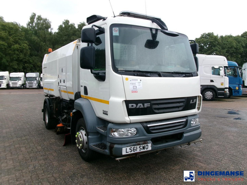DAF LF 55.220 4x2 Scarab sweeper - Barredora vial: foto 2 DAF LF 55.220 4x2 Scarab sweeper - Barredora vial: foto 2