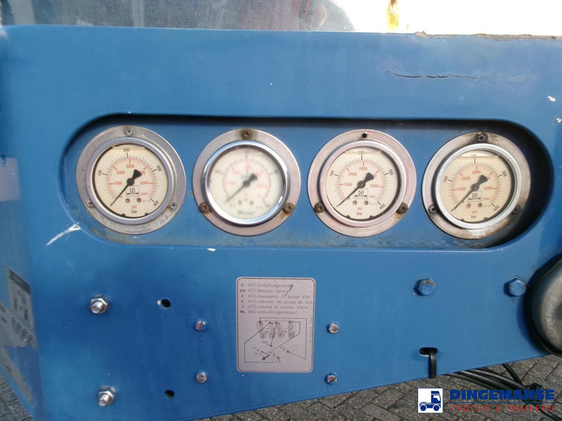 Semirremolque góndola rebajadas Goldhofer 3-axle lowbed trailer STZ-V 3-33/80A 56 t / ext. 13.6 m: foto 16 Semirremolque góndola rebajadas Goldhofer 3-axle lowbed trailer STZ-V 3-33/80A 56 t / ext. 13.6 m: foto 16