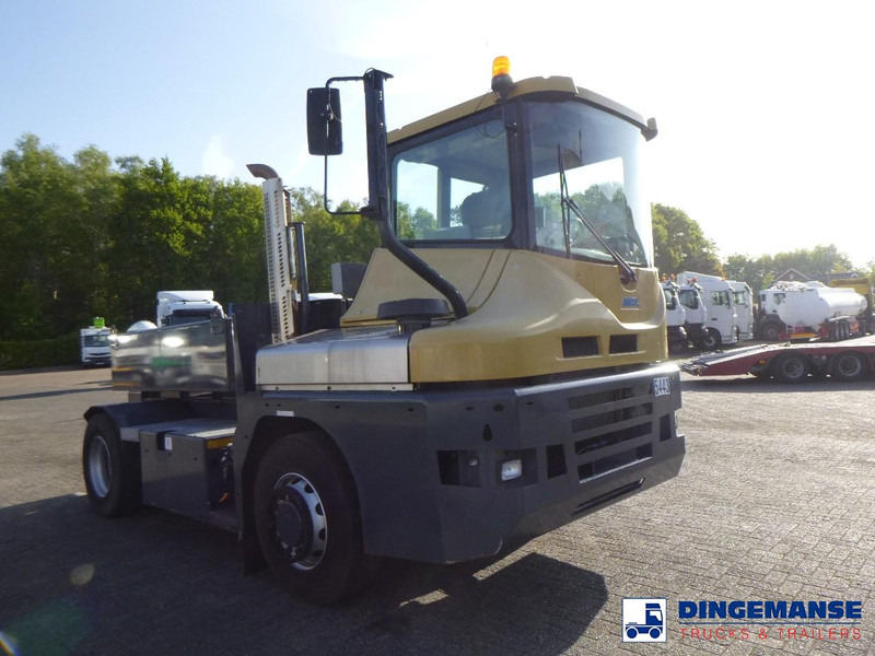 MOL RM 255 4X4 terminal drawbar tractor 150 ton - Tractor industrial: foto 2 MOL RM 255 4X4 terminal drawbar tractor 150 ton - Tractor industrial: foto 2