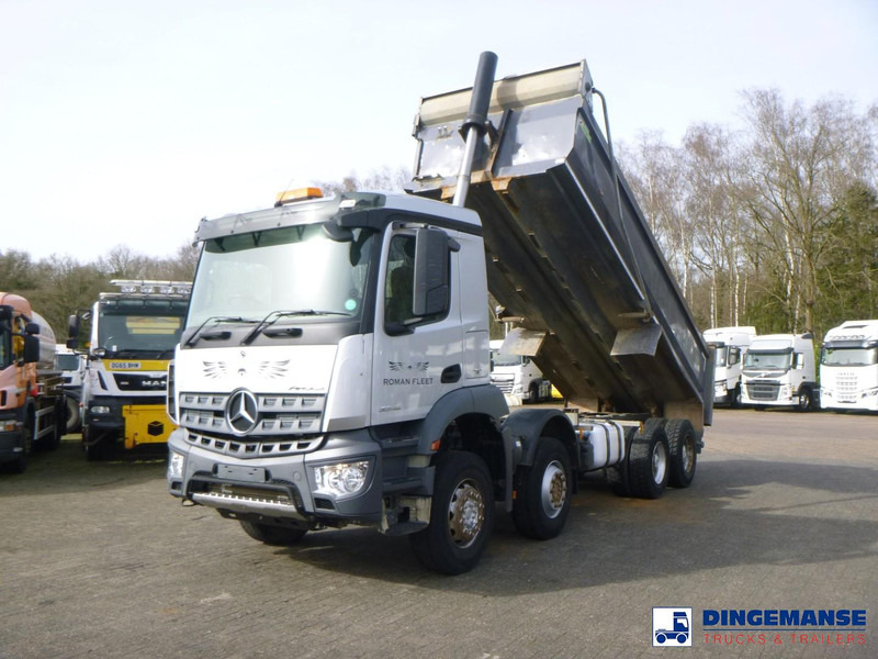 Mercedes-Benz Arocs 3246 8x4 RHD tipper - Camión volquete: foto 1 Mercedes-Benz Arocs 3246 8x4 RHD tipper - Camión volquete: foto 1