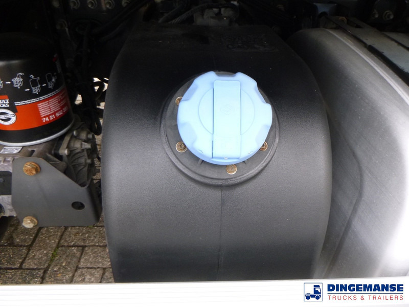Renault Premium 270 dxi 4x2 fuel tank 13.7 m3 / 4 comp - Camión cisterna: foto 5 Renault Premium 270 dxi 4x2 fuel tank 13.7 m3 / 4 comp - Camión cisterna: foto 5