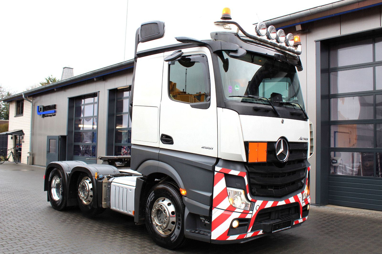 Mercedes-Benz Actros 2551 6x2 BigSpace 68 to Schwerlast + LIFT - Cabeza tractora: foto 1 Mercedes-Benz Actros 2551 6x2 BigSpace 68 to Schwerlast + LIFT - Cabeza tractora: foto 1