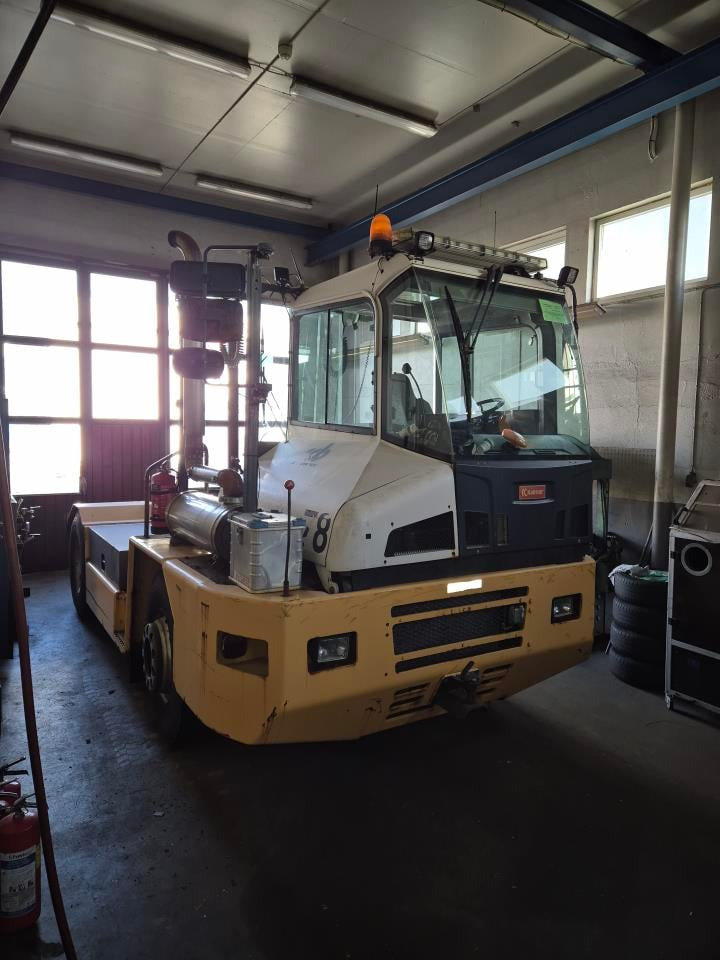 Kalmar TR618I - Tractor industrial: foto 1 Kalmar TR618I - Tractor industrial: foto 1