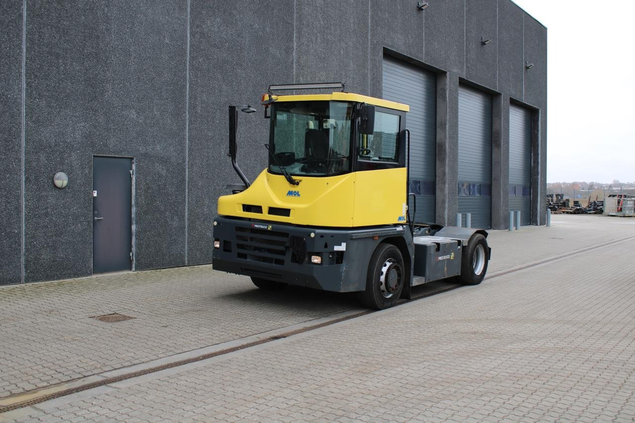 MOL RM255 4X4 - Tractor industrial: foto 2 MOL RM255 4X4 - Tractor industrial: foto 2