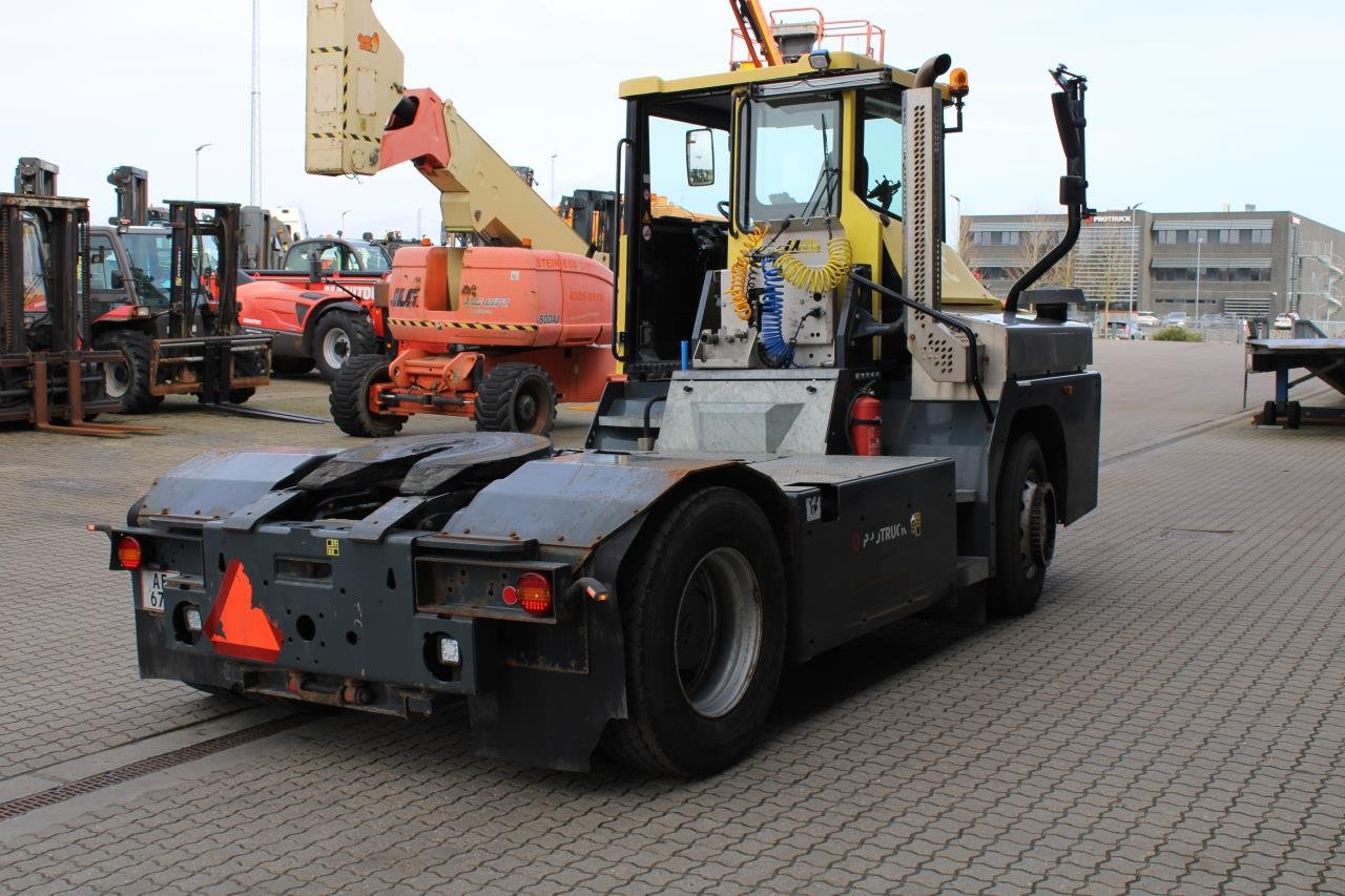 MOL RM255 4X4 - Tractor industrial: foto 3 MOL RM255 4X4 - Tractor industrial: foto 3