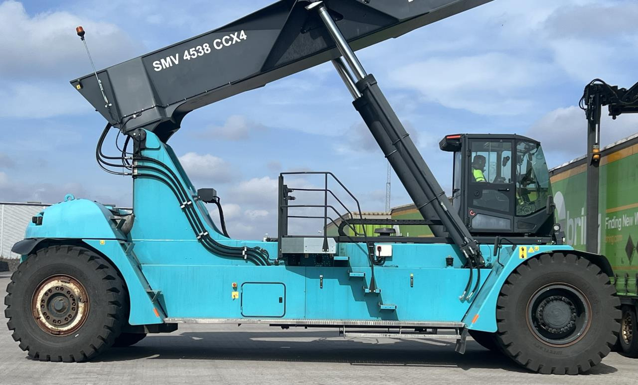 SMV 4538 CCX4 - Reach stacker: foto 2 SMV 4538 CCX4 - Reach stacker: foto 2