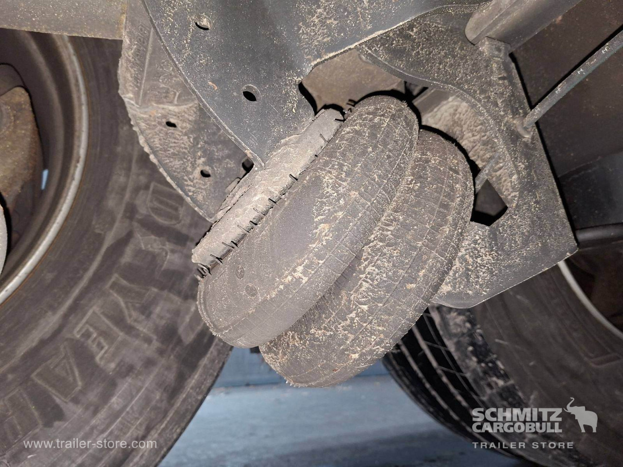 SCHMITZ Auflieger Curtainsider Standard - Semirremolque lona: foto 4 SCHMITZ Auflieger Curtainsider Standard - Semirremolque lona: foto 4