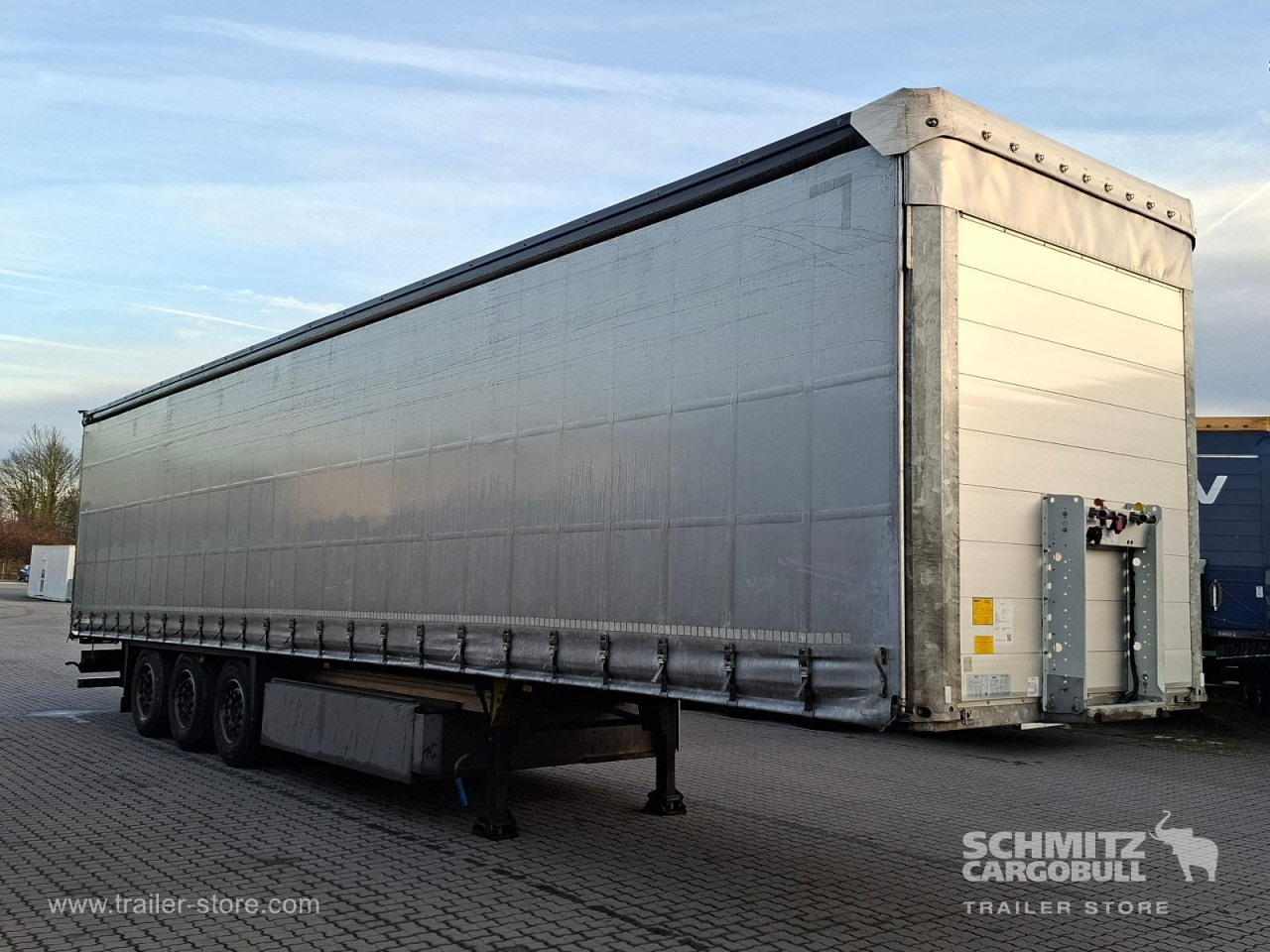 SCHMITZ Auflieger Curtainsider Standard - Semirremolque lona: foto 1 SCHMITZ Auflieger Curtainsider Standard - Semirremolque lona: foto 1