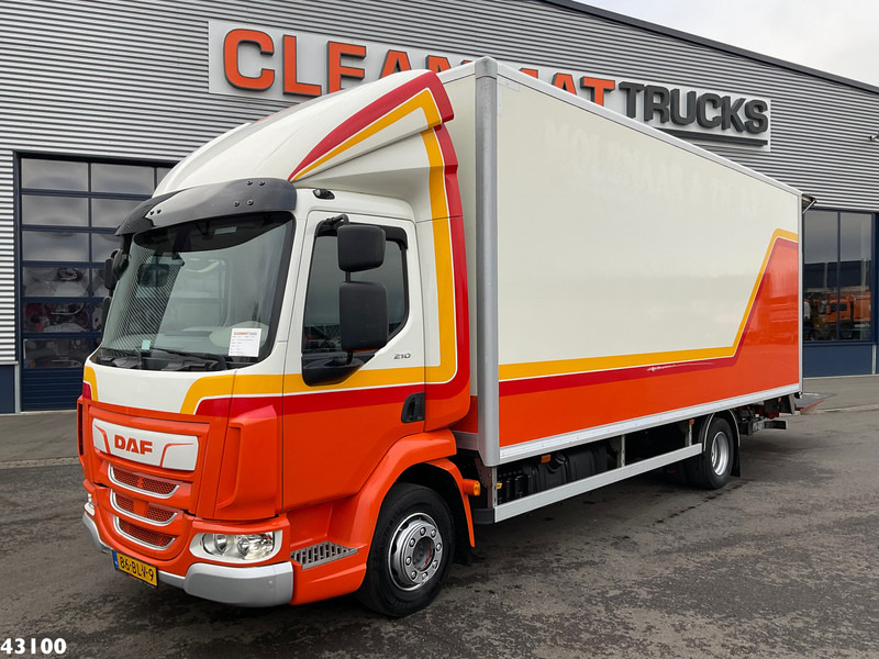 DAF FA LF 210 Euro 6 with DHollandia taillift - Camión caja cerrada: foto 1 DAF FA LF 210 Euro 6 with DHollandia taillift - Camión caja cerrada: foto 1