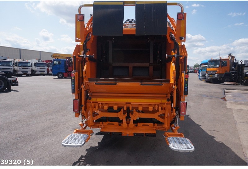 FUSO Canter 9C18 Geesink 7m³ - Camión de basura: foto 3 FUSO Canter 9C18 Geesink 7m³ - Camión de basura: foto 3