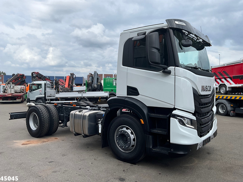 Iveco Stralis AD200X36 Huisvuilwagen Chassis NEW & UNUSED! - Camión chasis: foto 2 Iveco Stralis AD200X36 Huisvuilwagen Chassis NEW & UNUSED! - Camión chasis: foto 2