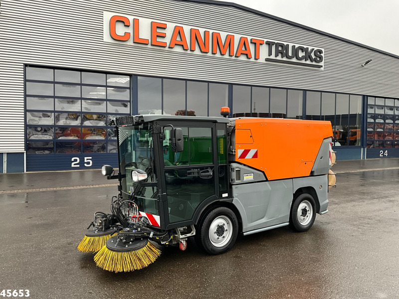 Kärcher MC 250 Just 16.579 km! - Barredora vial: foto 2 Kärcher MC 250 Just 16.579 km! - Barredora vial: foto 2