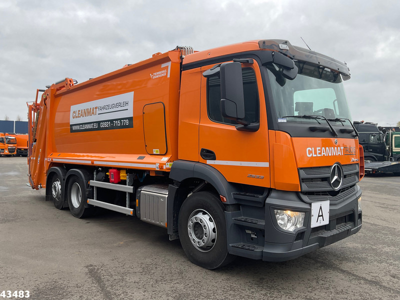 Mercedes-Benz Actros 2533 Terberg RosRoca 23m³ - Camión de basura: foto 3 Mercedes-Benz Actros 2533 Terberg RosRoca 23m³ - Camión de basura: foto 3