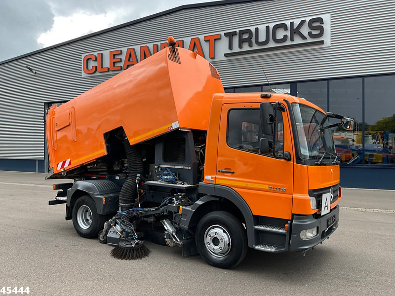 Mercedes-Benz Atego 1018 Brock Left and right sweeper Just 141.848 km! - Barredora vial: foto 1 Mercedes-Benz Atego 1018 Brock Left and right sweeper Just 141.848 km! - Barredora vial: foto 1