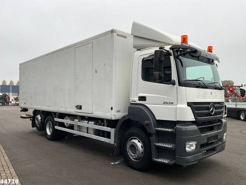 Mercedes-Benz Axor 2636 6x2 Dhollandia laadklep Just 265.901 km! - Camión caja cerrada: foto 4 Mercedes-Benz Axor 2636 6x2 Dhollandia laadklep Just 265.901 km! - Camión caja cerrada: foto 4