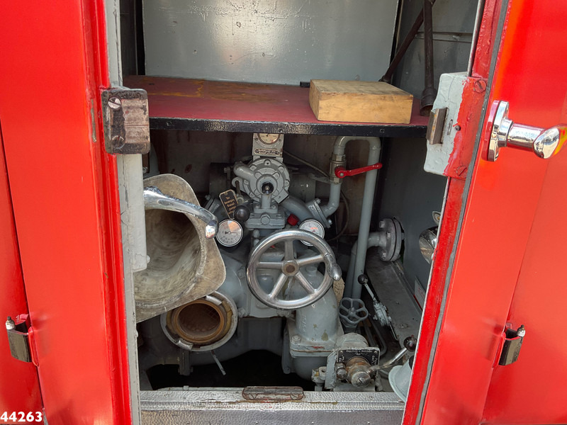 Camión de bomberos Mercedes-Benz LF 311 Oldtimer Feuerwehrfahrzeug Just 35.940 km!: foto 14 Camión de bomberos Mercedes-Benz LF 311 Oldtimer Feuerwehrfahrzeug Just 35.940 km!: foto 14