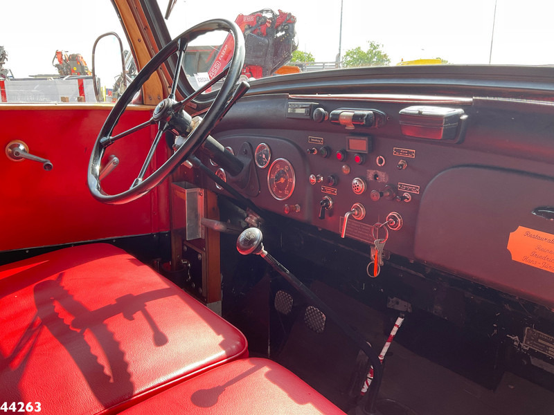 Camión de bomberos Mercedes-Benz LF 311 Oldtimer Feuerwehrfahrzeug Just 35.940 km!: foto 15 Camión de bomberos Mercedes-Benz LF 311 Oldtimer Feuerwehrfahrzeug Just 35.940 km!: foto 15
