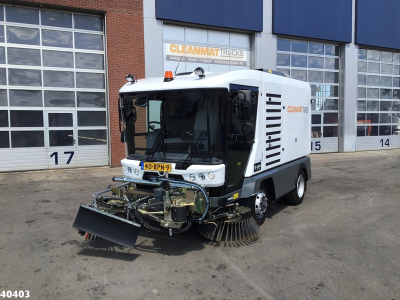 Ravo 5-SERIES 580 with 3-rd brush - Barredora vial: foto 1 Ravo 5-SERIES 580 with 3-rd brush - Barredora vial: foto 1
