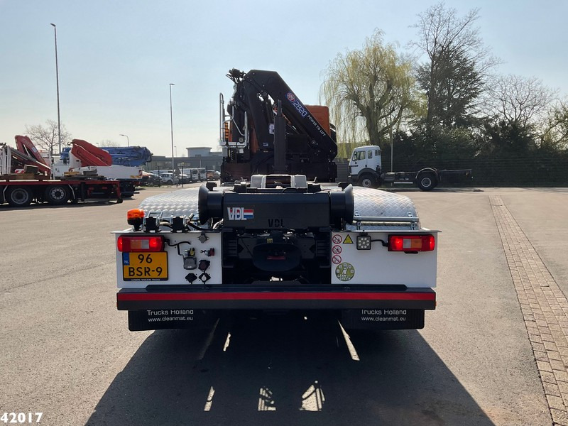 Volvo FM 420 8x2 HMF 28 Tonmeter laadkraan - Camión multibasculante, Camión grúa: foto 3 Volvo FM 420 8x2 HMF 28 Tonmeter laadkraan - Camión multibasculante, Camión grúa: foto 3