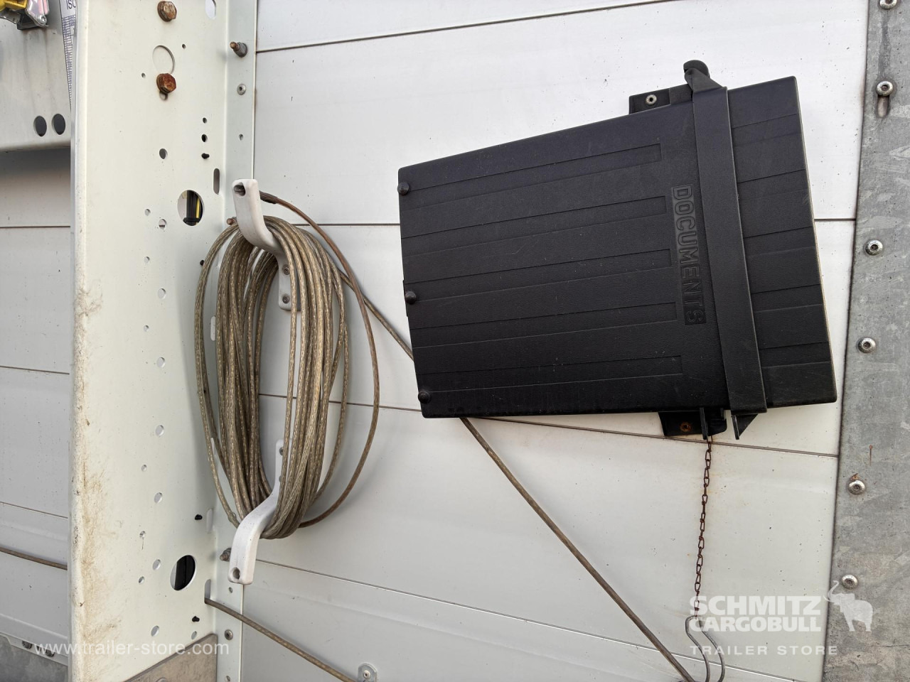 SCHMITZ Auflieger Curtainsider Standard Forklift holder - Semirremolque lona: foto 4 SCHMITZ Auflieger Curtainsider Standard Forklift holder - Semirremolque lona: foto 4