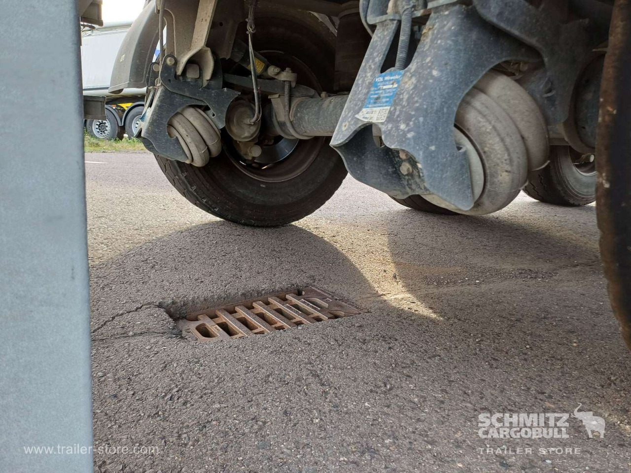 SCHMITZ Auflieger Kipper Stahlrundmulde 28m³ - Semirremolque volquete: foto 3 SCHMITZ Auflieger Kipper Stahlrundmulde 28m³ - Semirremolque volquete: foto 3