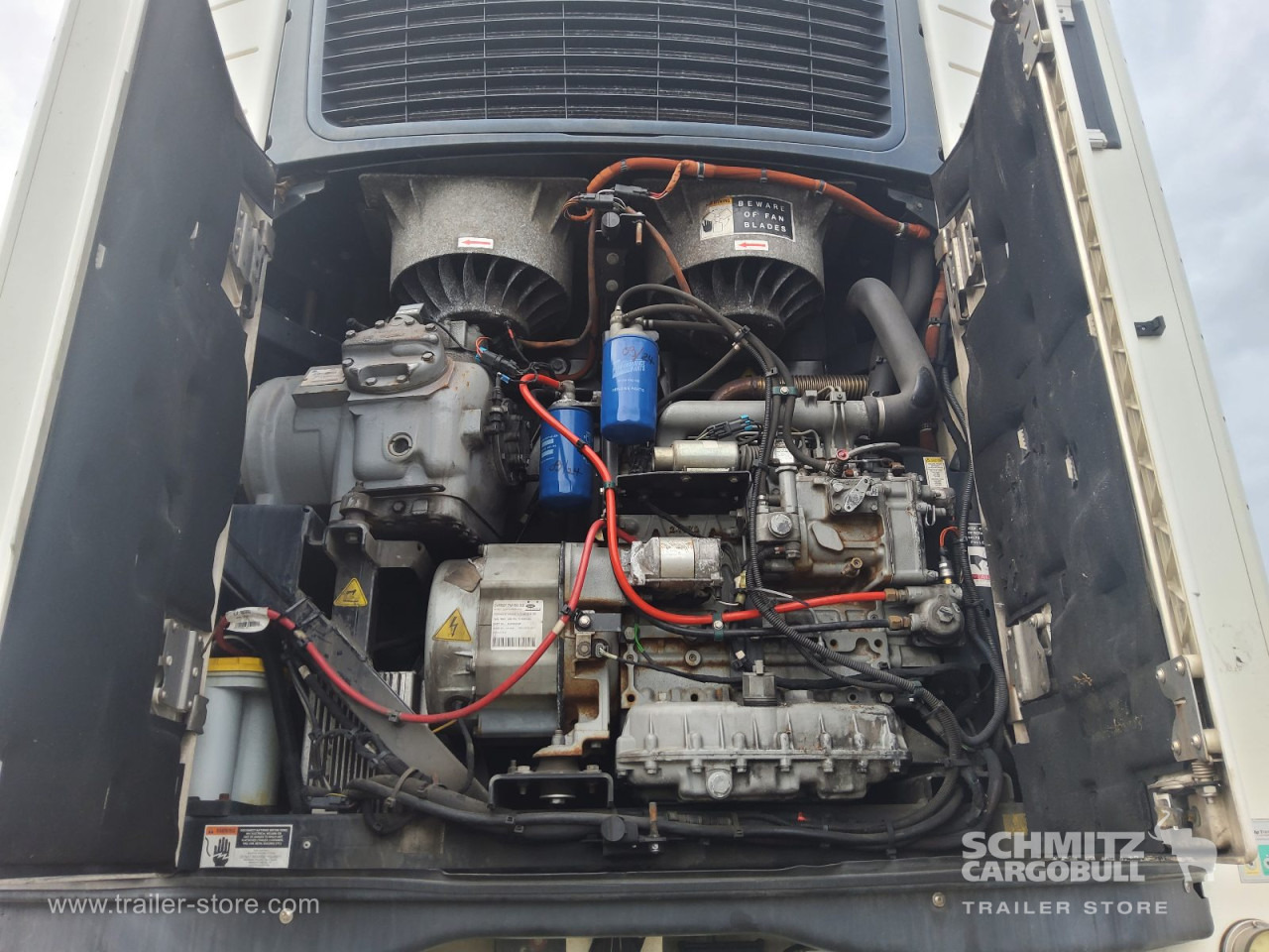 SCHMITZ Auflieger Tiefkühler Multitemp - Semirremolque isotérmico: foto 2 SCHMITZ Auflieger Tiefkühler Multitemp - Semirremolque isotérmico: foto 2