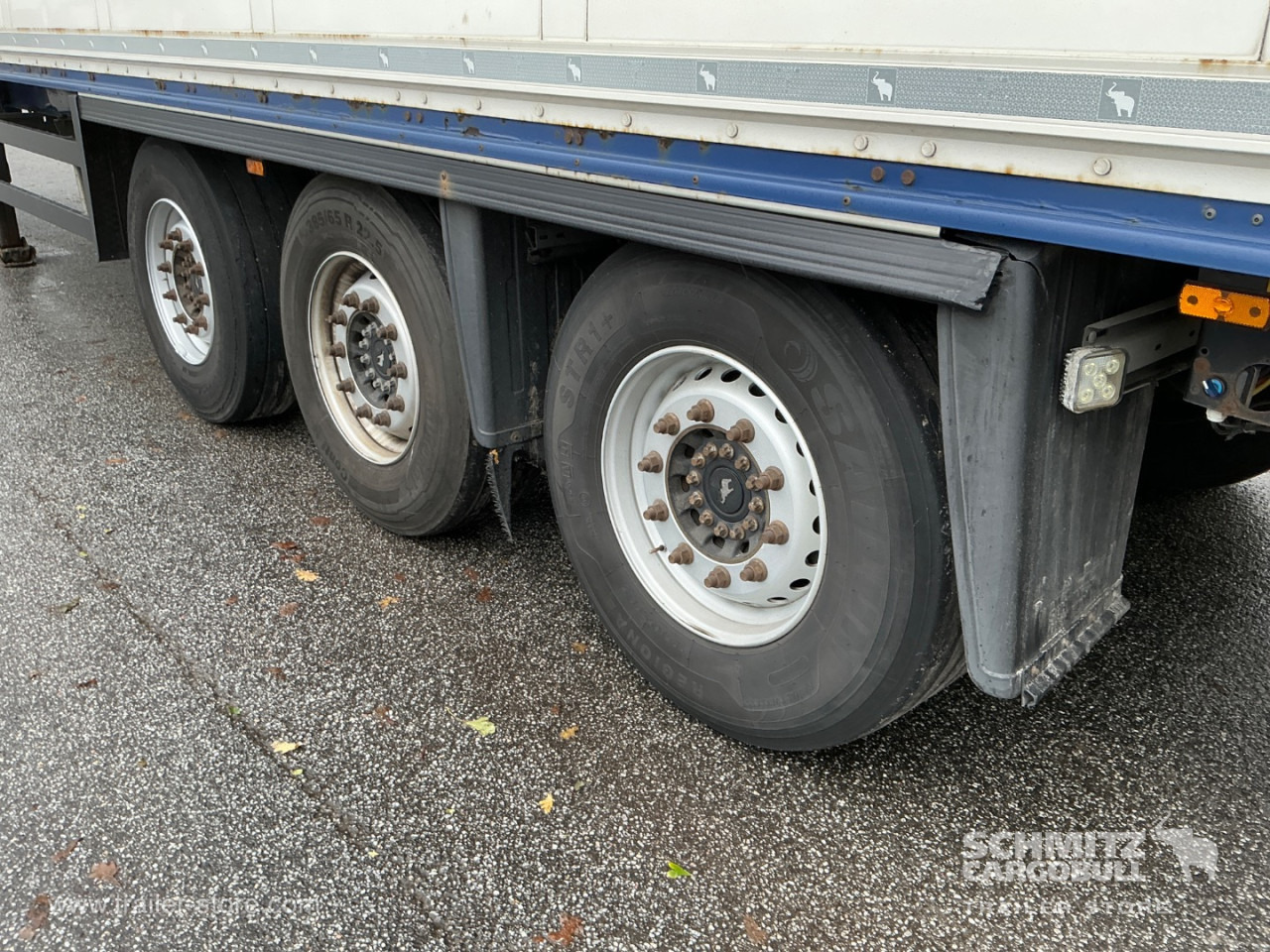 SCHMITZ Dryfreight Standard Taillift - Semirremolque caja cerrada: foto 2 SCHMITZ Dryfreight Standard Taillift - Semirremolque caja cerrada: foto 2