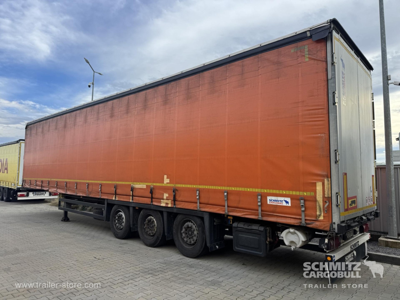 SCHMITZ Curtainsider Mega - Semirremolque lona: foto 3 SCHMITZ Curtainsider Mega - Semirremolque lona: foto 3