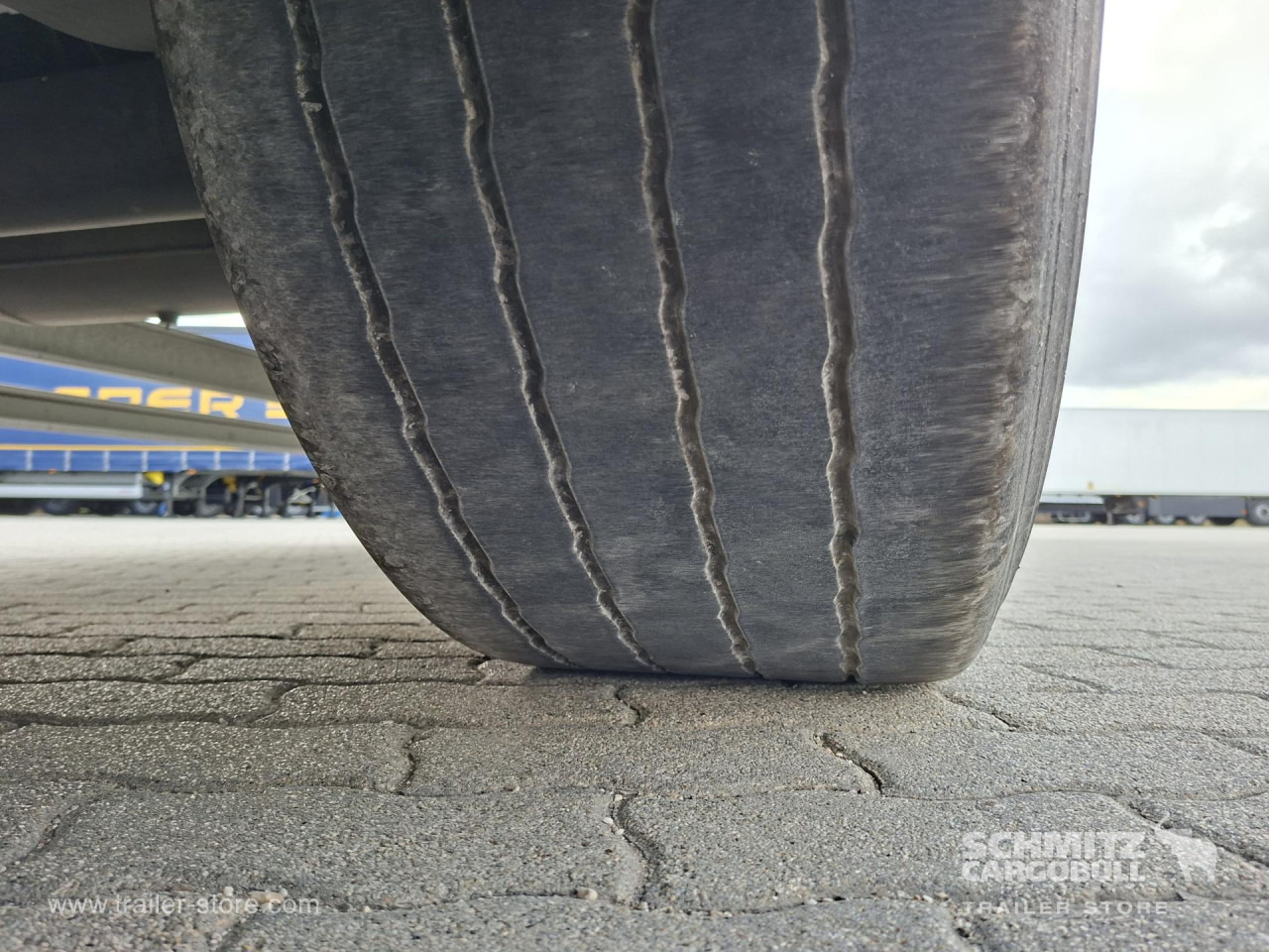 SCHMITZ Reefer Standard - Semirremolque isotérmico: foto 2 SCHMITZ Reefer Standard - Semirremolque isotérmico: foto 2