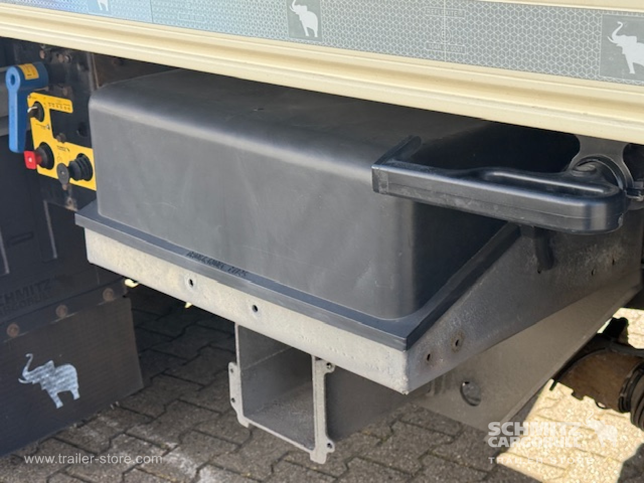SCHMITZ Oplegger Vries Multitemp Taillift - Semirremolque isotérmico: foto 5 SCHMITZ Oplegger Vries Multitemp Taillift - Semirremolque isotérmico: foto 5