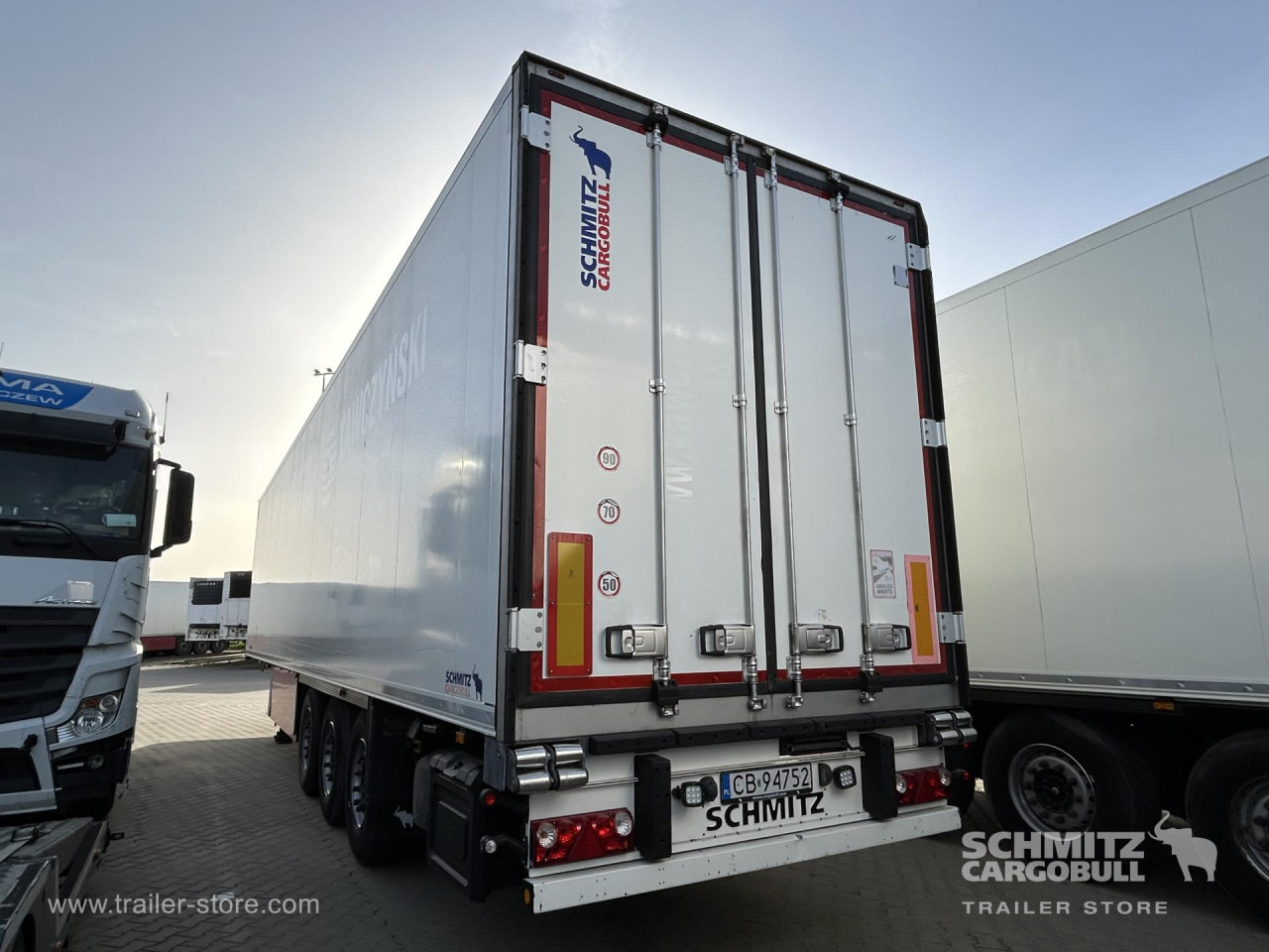 SCHMITZ Reefer Standard - Semirremolque isotérmico: foto 4 SCHMITZ Reefer Standard - Semirremolque isotérmico: foto 4
