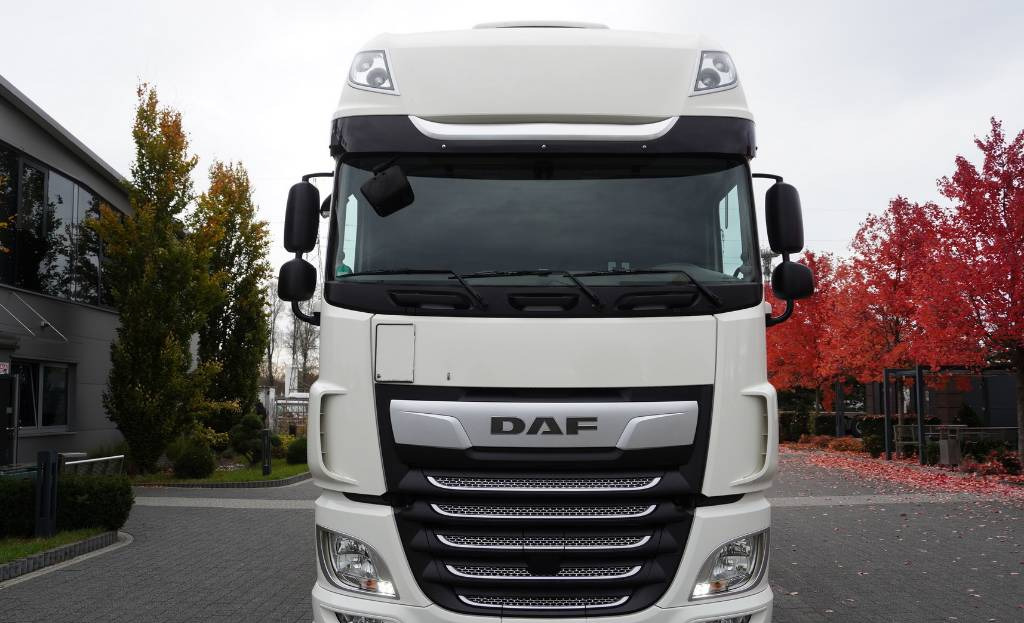 DAF XF 450 6×2 E6 / Refrigerator Lacapitaine / ATP/FRC to 2027 / 18 pallets - Camión frigorífico: foto 2 DAF XF 450 6×2 E6 / Refrigerator Lacapitaine / ATP/FRC to 2027 / 18 pallets - Camión frigorífico: foto 2