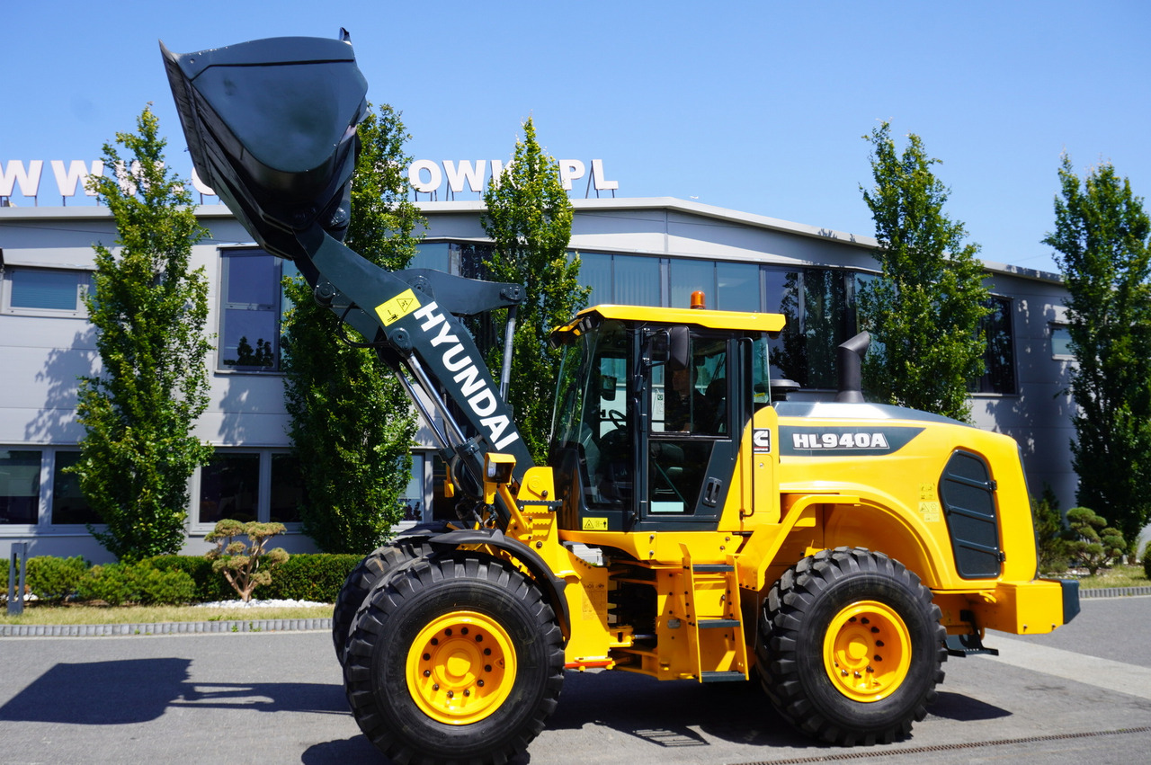 HYUNDAI HL940A articulated loader / year 2021 / weight 13.5t year of production 2021 - Cargadora de ruedas: foto 1 HYUNDAI HL940A articulated loader / year 2021 / weight 13.5t year of production 2021 - Cargadora de ruedas: foto 1