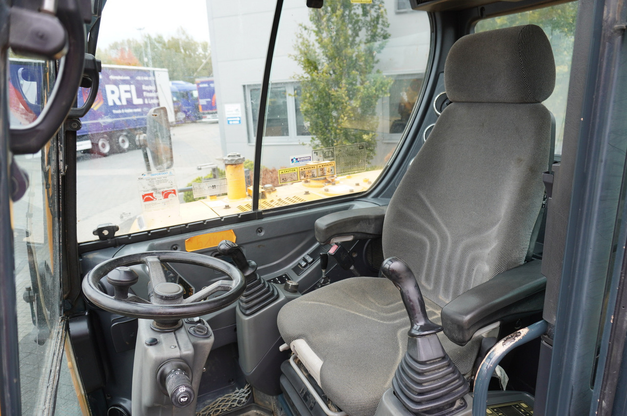 Miniexcavadora Hyundai Robex 55W-9 Wheeled Excavator 5.5t / 2pcs: foto 12