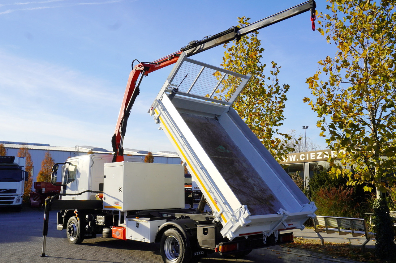 IVECO Eurocargo 120E18 Crane Palfinger / 3-way tipper / sleeper cab - Camión volquete, Camión grúa: foto 4 IVECO Eurocargo 120E18 Crane Palfinger / 3-way tipper / sleeper cab - Camión volquete, Camión grúa: foto 4