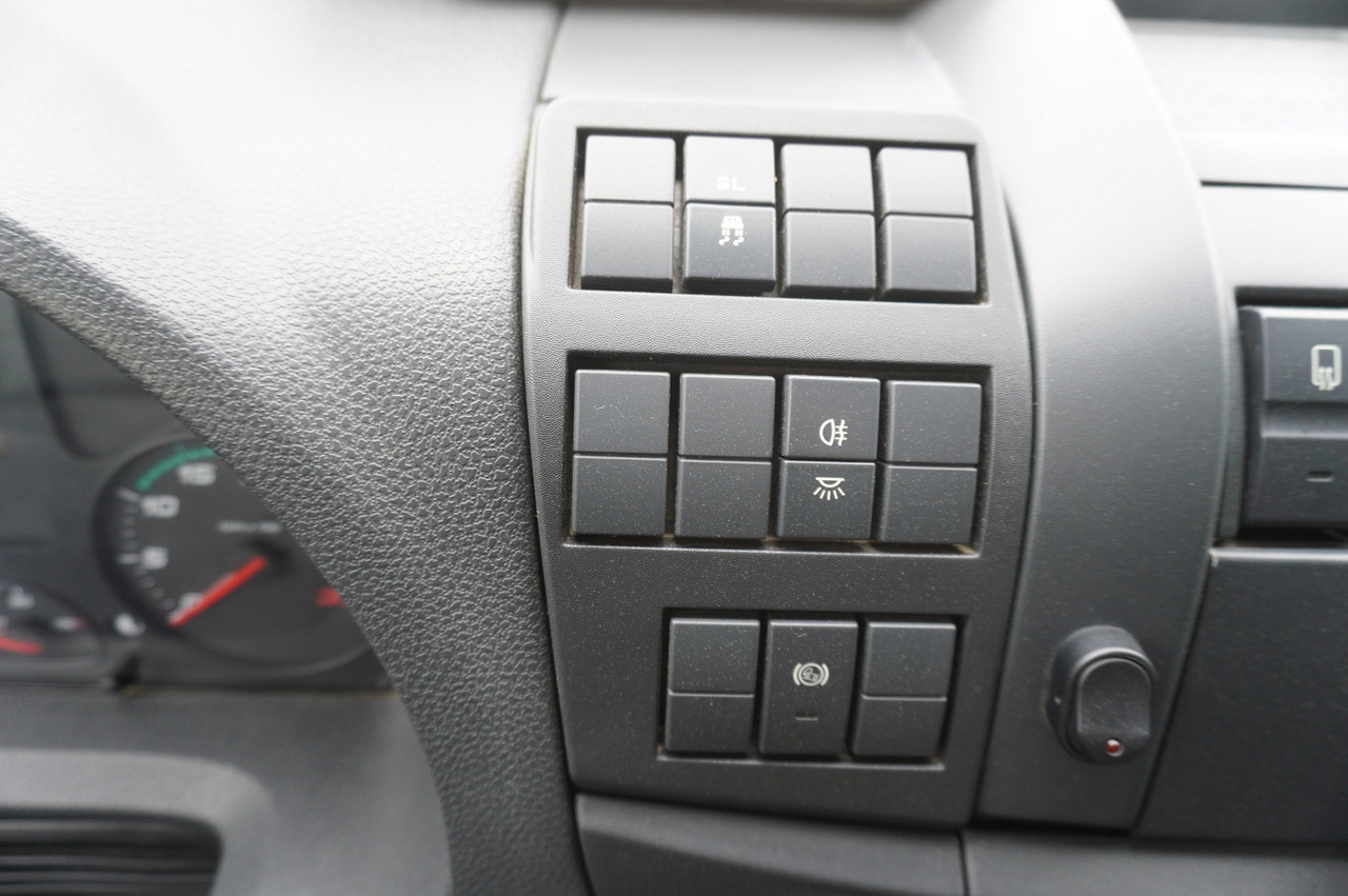 Grua de remolque autos IVECO Eurocargo 150 E25 / 90 tho. km !!! / Tow truck: foto 23