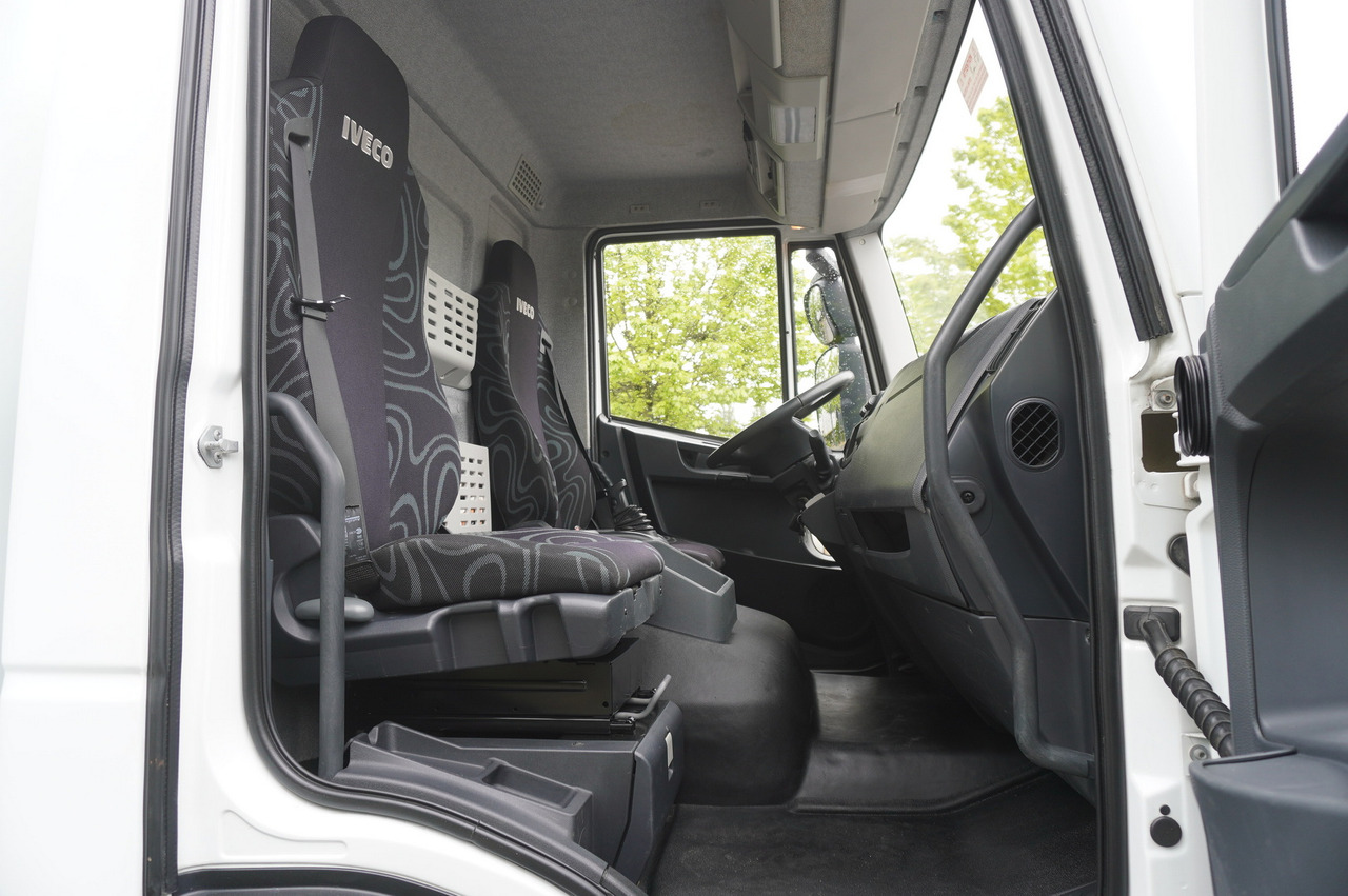 Grua de remolque autos IVECO Eurocargo 150 E25 / 90 tho. km !!! / Tow truck: foto 31