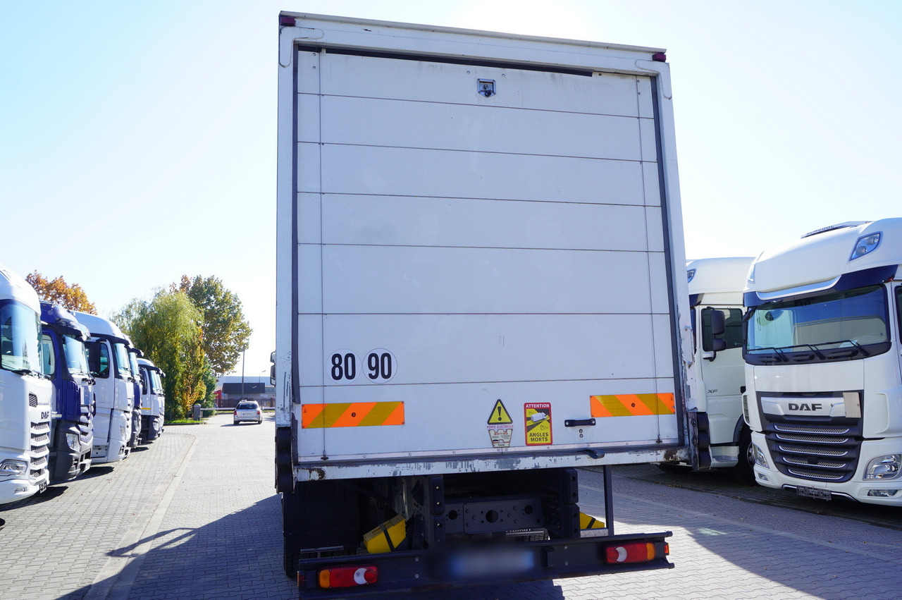 IVECO Eurocargo 160E21 / Only 11 thousand km!!! / Box 18 EPAL - Camión caja cerrada: foto 4 IVECO Eurocargo 160E21 / Only 11 thousand km!!! / Box 18 EPAL - Camión caja cerrada: foto 4