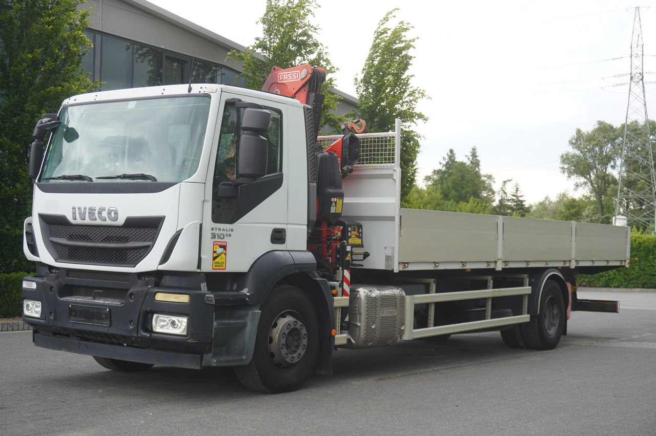 IVECO STRALIS 19.310 E6 / Flatbed 19 EPAL / FASSI F135 / 225 MTH! / 5.7 T - Camión caja abierta, Camión grúa: foto 3 IVECO STRALIS 19.310 E6 / Flatbed 19 EPAL / FASSI F135 / 225 MTH! / 5.7 T - Camión caja abierta, Camión grúa: foto 3