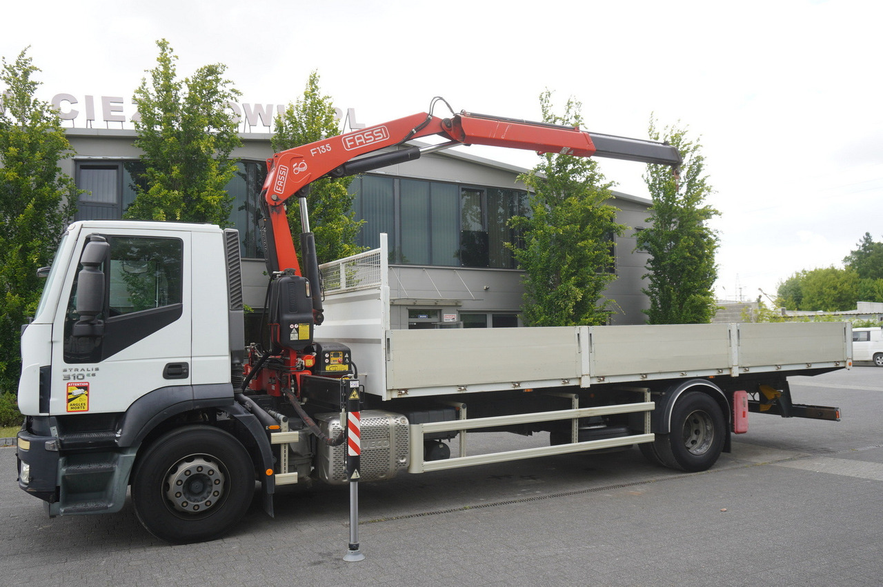 IVECO STRALIS 19.310 E6 / Flatbed 19 EPAL / FASSI F135 / 225 MTH! / 5.7 T - Camión caja abierta, Camión grúa: foto 4 IVECO STRALIS 19.310 E6 / Flatbed 19 EPAL / FASSI F135 / 225 MTH! / 5.7 T - Camión caja abierta, Camión grúa: foto 4