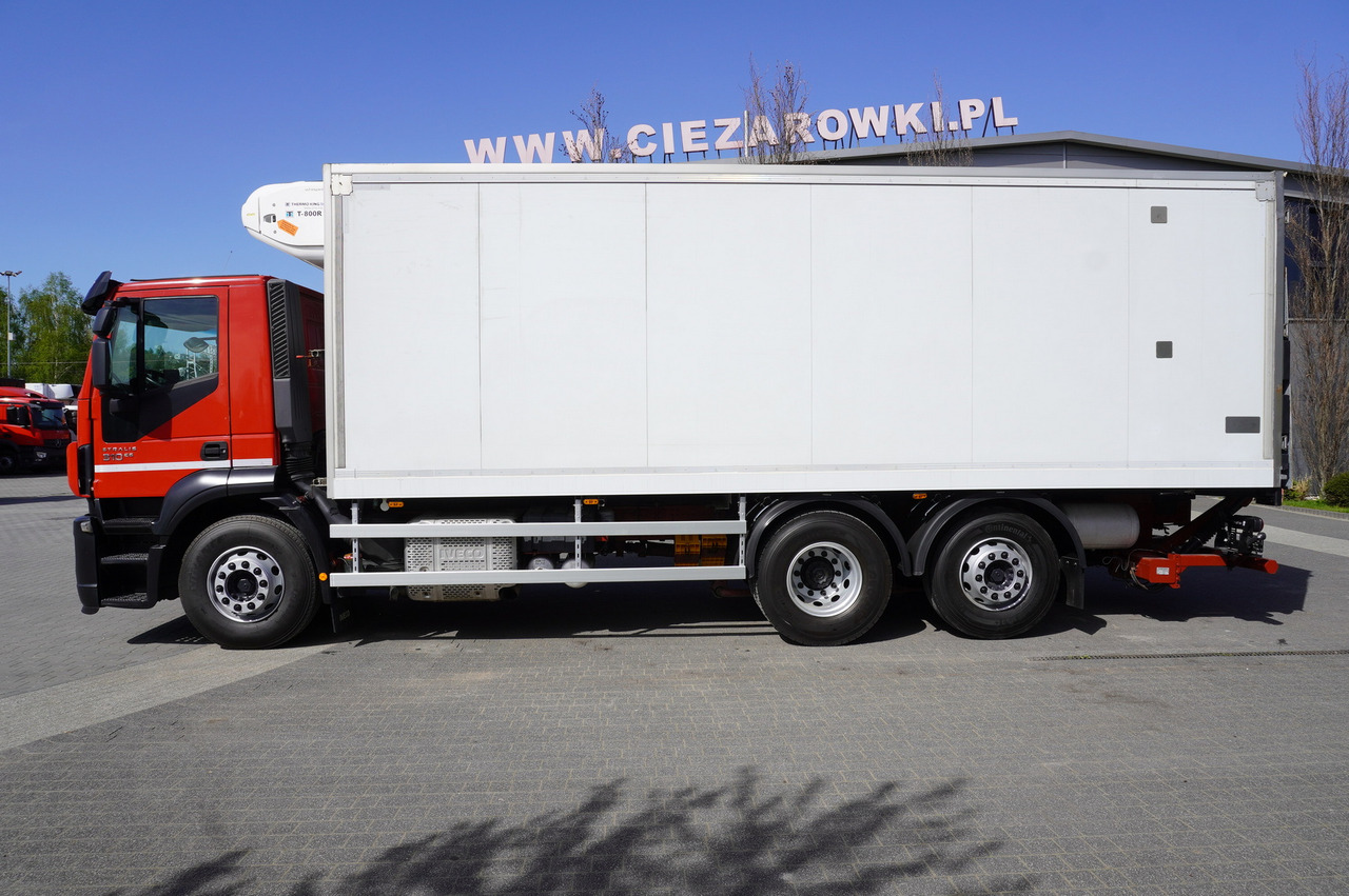 Iveco Stralis 310 6×2 E6 Refrigerator/ ATP/FRC / 18 pallets / Tail lift - Camión frigorífico: foto 2 Iveco Stralis 310 6×2 E6 Refrigerator/ ATP/FRC / 18 pallets / Tail lift - Camión frigorífico: foto 2