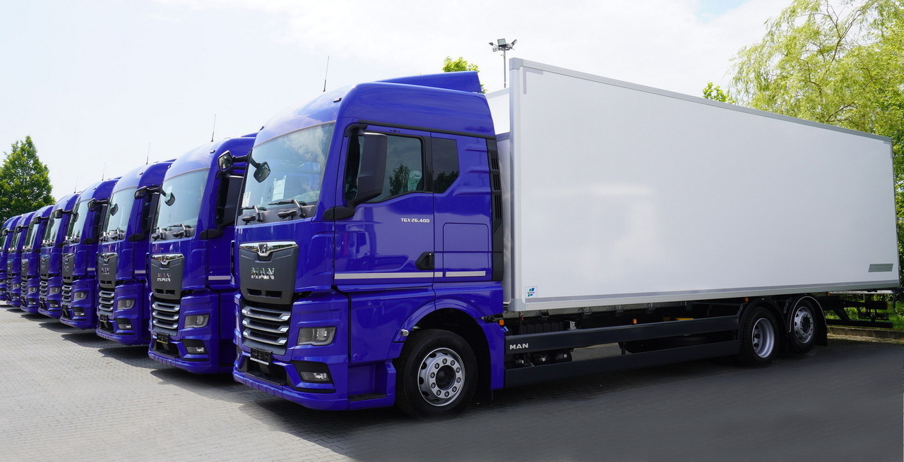 MAN New MAN TGX 26.400 / NEW IGLOOCAR refrigerator 20 pallets / 6×2 / 2024 / 2 units - Camión isotérmico: foto 4 MAN New MAN TGX 26.400 / NEW IGLOOCAR refrigerator 20 pallets / 6×2 / 2024 / 2 units - Camión isotérmico: foto 4