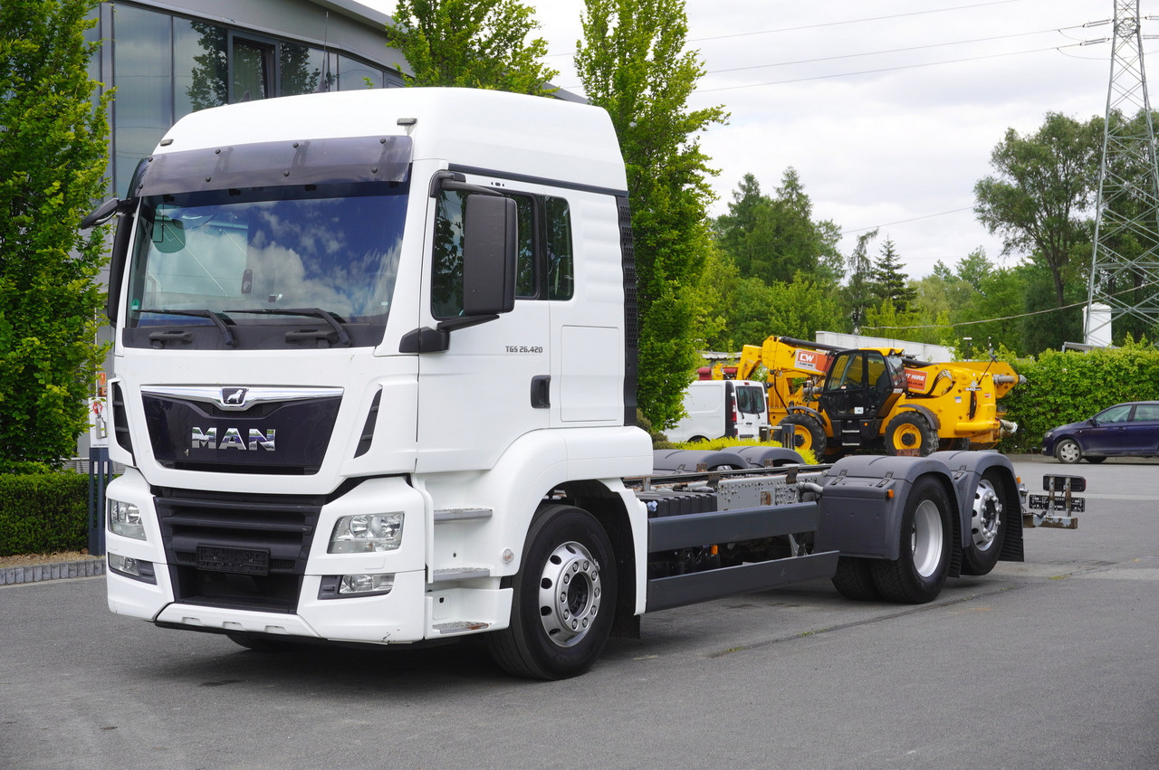 MAN TGS 26.420 / 7.5 m chassis / 14.5 t load cap. / Sleeping cab - Camión chasis: foto 1 MAN TGS 26.420 / 7.5 m chassis / 14.5 t load cap. / Sleeping cab - Camión chasis: foto 1