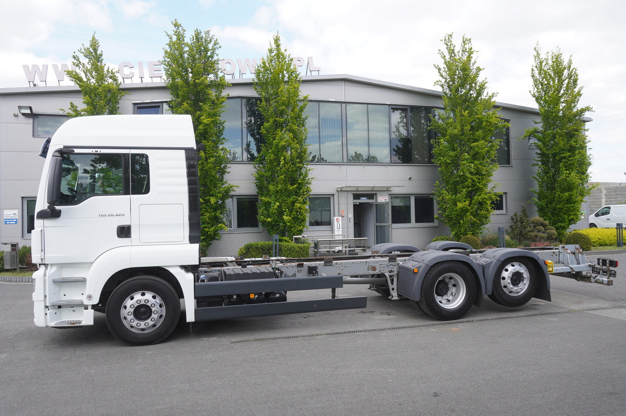 MAN TGS 26.420 / 7.5 m chassis / 14.5 t load cap. / Sleeping cab - Camión chasis: foto 2 MAN TGS 26.420 / 7.5 m chassis / 14.5 t load cap. / Sleeping cab - Camión chasis: foto 2